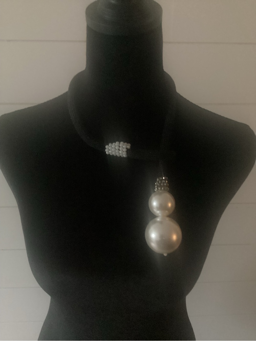 Elegant White Pearl Drop Pendant Necklace - Women's Jewelry
